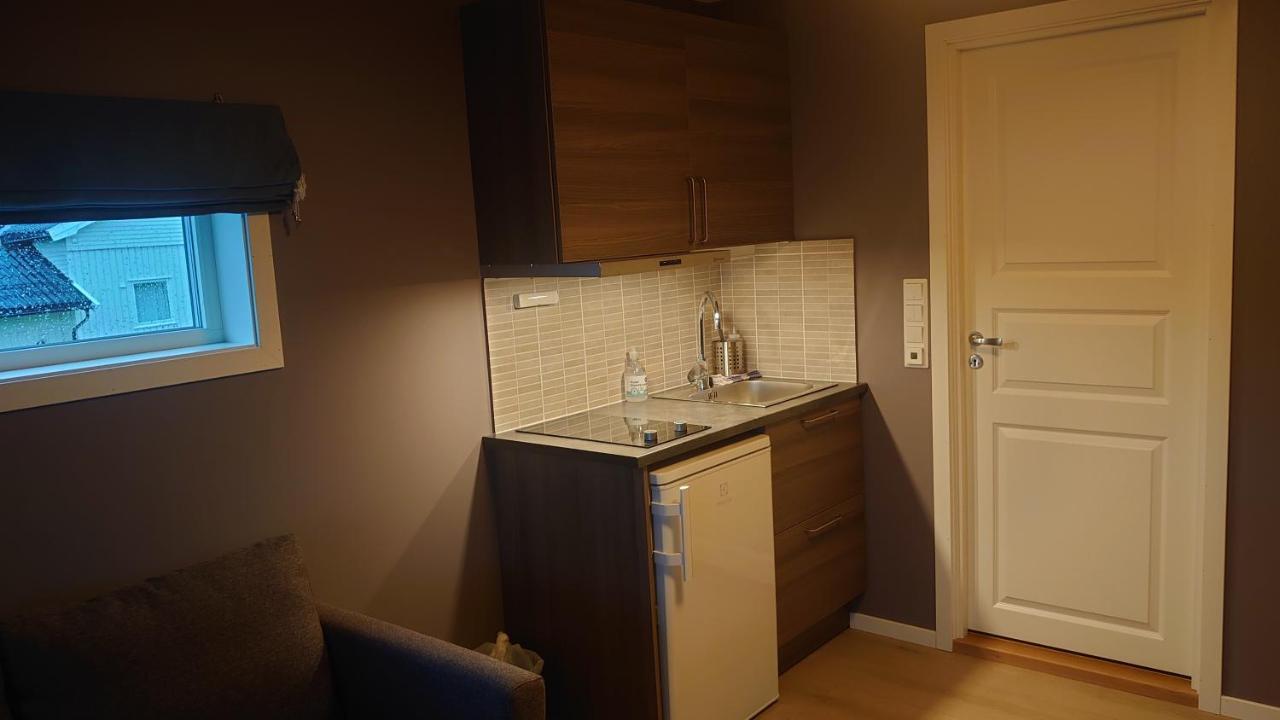 Pa Hjornet Gjestehus Skjervoy Extérieur photo